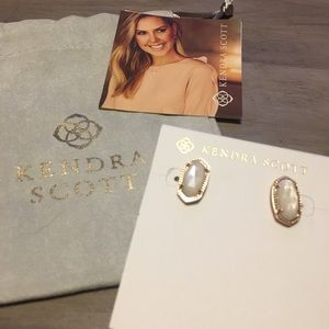 NWOT Kendra Scott Ellie gold stud earrings